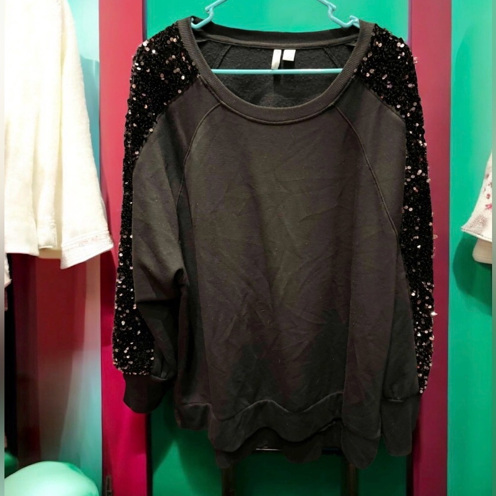 CATO Black Sequin Sleeve Women's Top 18/20W
